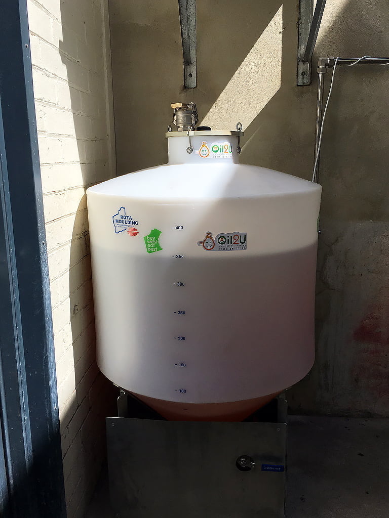 400L Cone Bottom Tank - Image 2